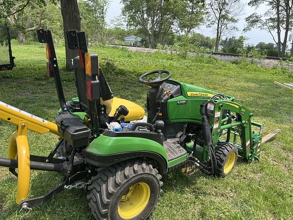 Image of John Deere 1025R equipment image 3