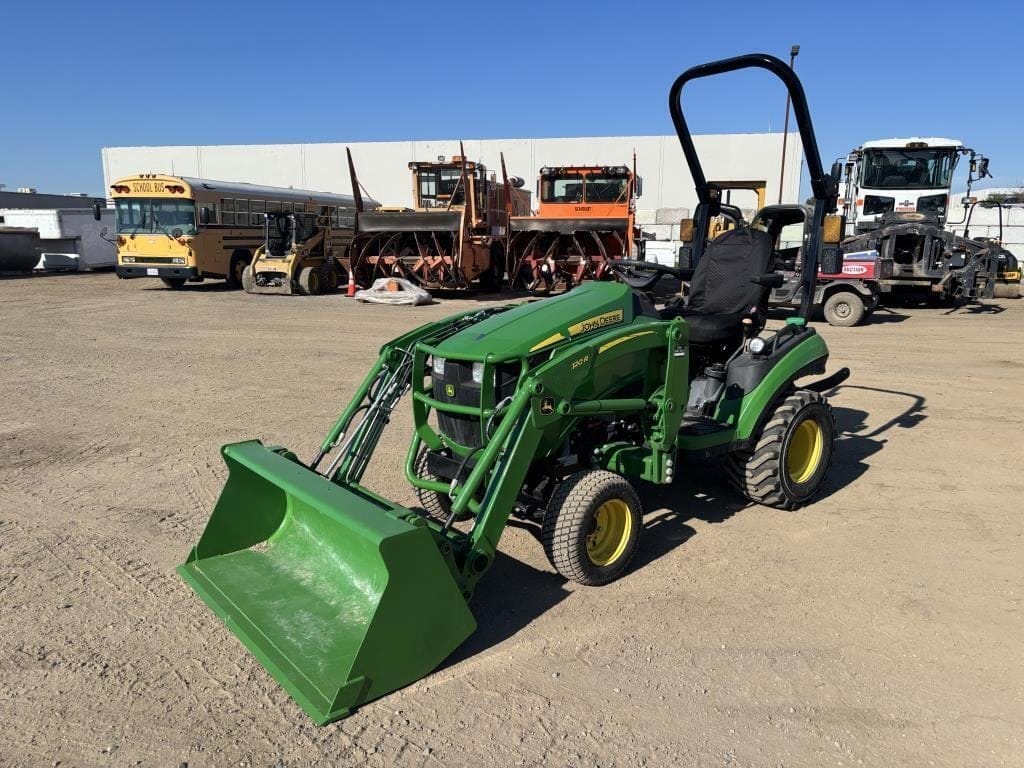 2021 John Deere 1025R Equipment Image0