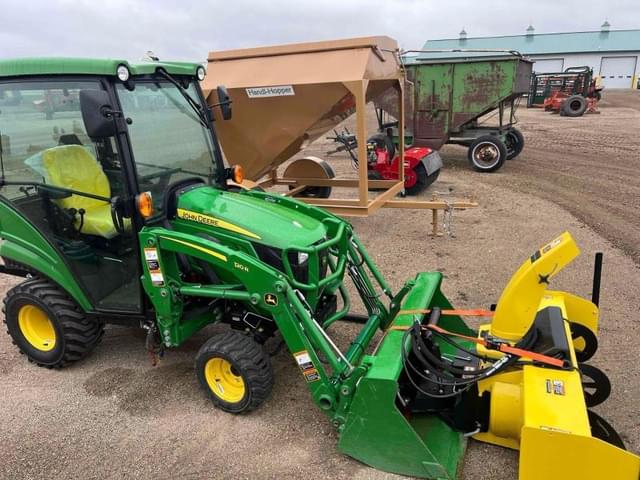 Image of John Deere 1025R equipment image 3