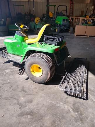 Image of John Deere 1200A equipment image 1