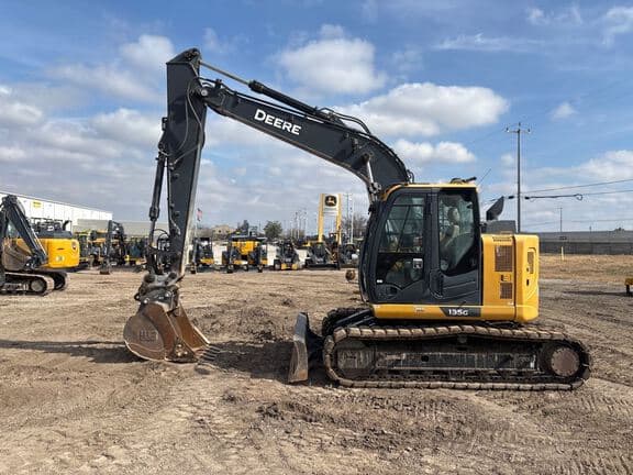 Image of John Deere 135G equipment image 1