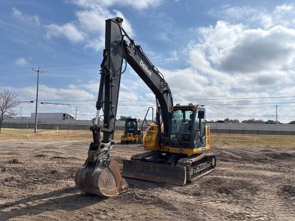 2021 John Deere 135G Equipment Image0