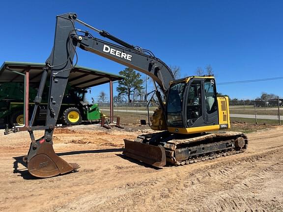 Image of John Deere 135G Primary image