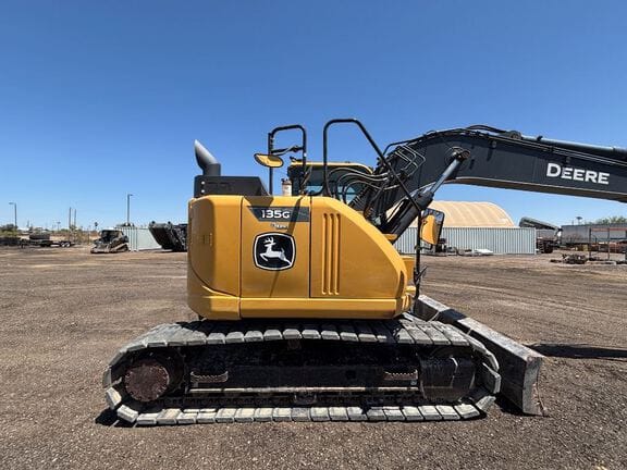 2021 John Deere 135G Equipment Image0