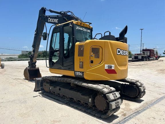 Image of John Deere 135G equipment image 3