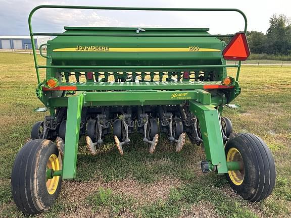 Image of John Deere 1590 equipment image 3