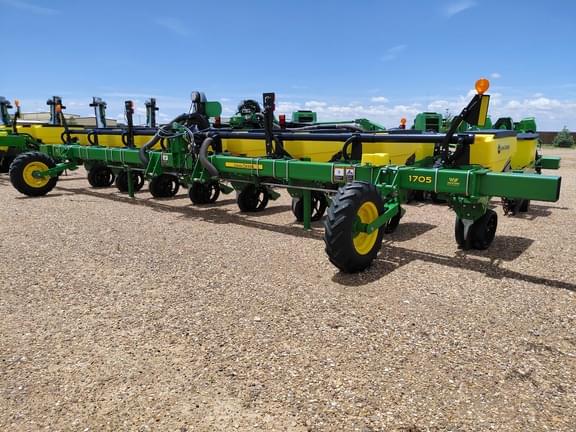 Image of John Deere 1705 Primary image