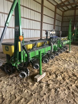 Main image John Deere 1705