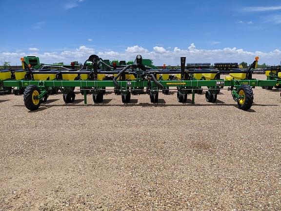 Image of John Deere 1705 equipment image 1