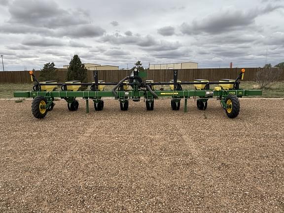 Image of John Deere 1705 equipment image 1