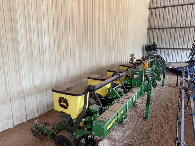 Image of John Deere 1725 equipment image 1