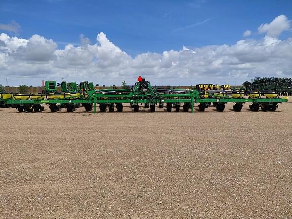 Image of John Deere 1725 equipment image 1