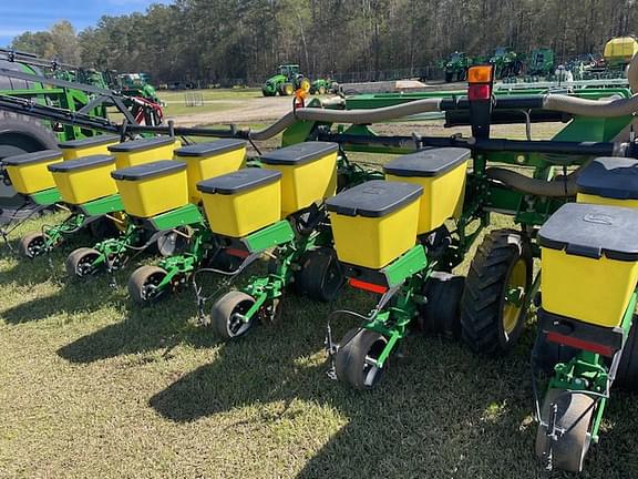 Image of John Deere 1725 equipment image 1