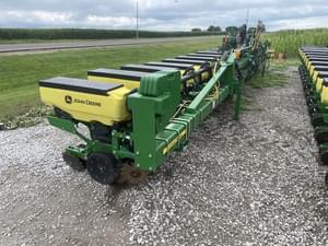 2021 John Deere 1725 Image