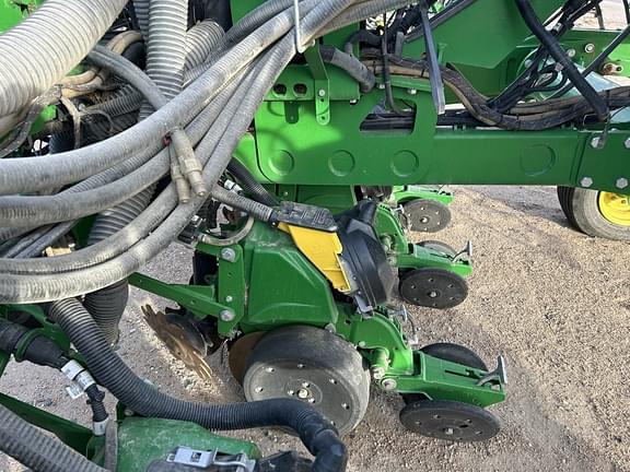 Image of John Deere 1725 equipment image 4