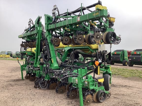 2021 John Deere 1725 Equipment Image0