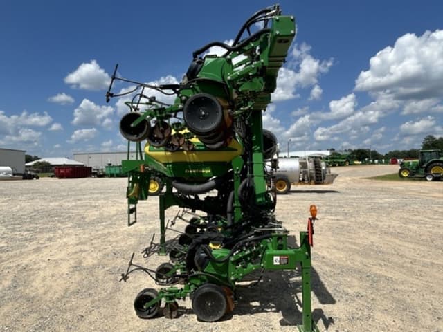 Image of John Deere 1725 equipment image 1