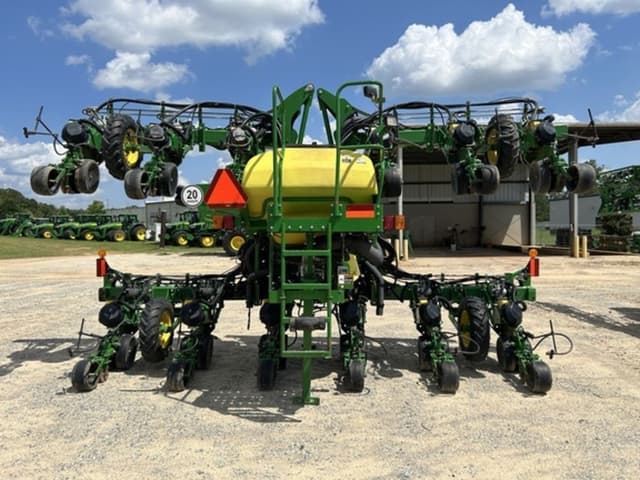 Image of John Deere 1725 equipment image 3