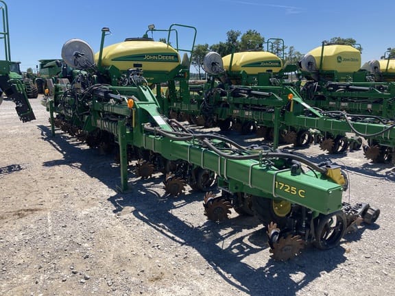 2021 John Deere 1725 Equipment Image0