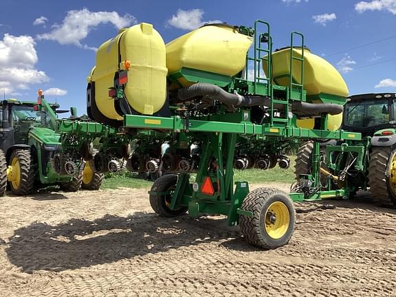 Image of John Deere 1745 equipment image 4