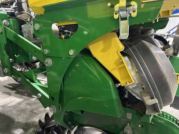 Image of John Deere 1765 equipment image 3
