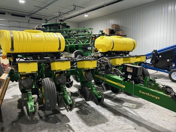 2012 John Deere 1760 Equipment Image0