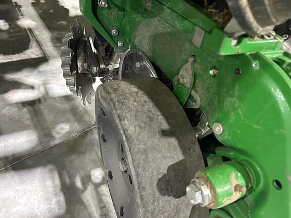 Image of John Deere 1765 equipment image 1