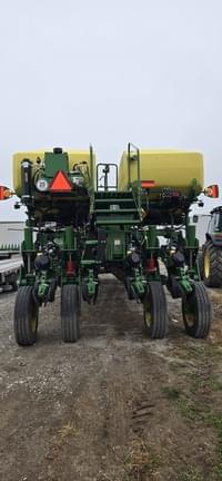 Image of John Deere 1775 equipment image 3
