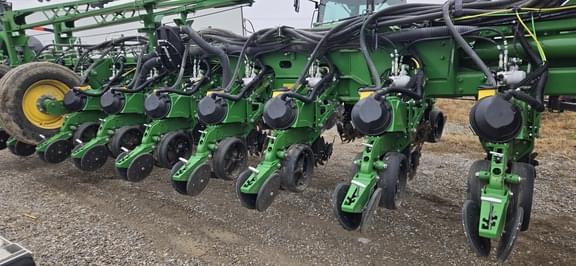 Image of John Deere 1775 equipment image 1