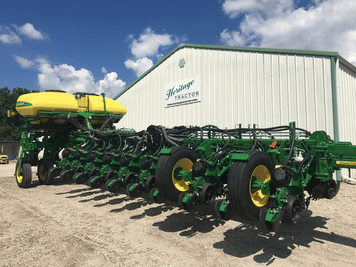 Main image John Deere 1775