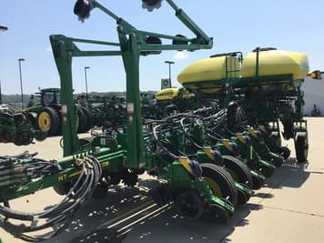 Main image John Deere 1775