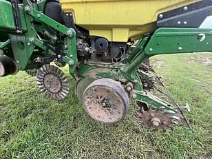 Main image John Deere 1775 14