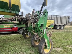 Main image John Deere 1775 4