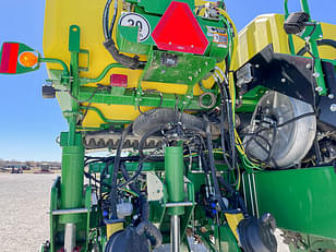 Main image John Deere 1775 22