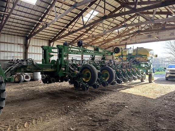 Image of John Deere 1775 Primary image
