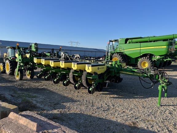 2021 John Deere 1775 Equipment Image0