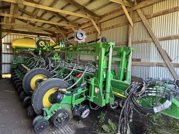 Main image John Deere 1775