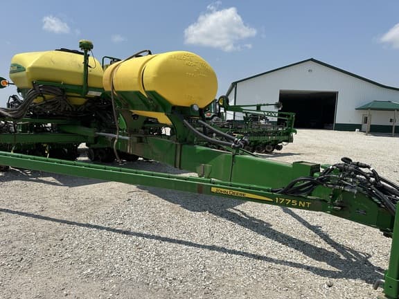 Image of John Deere 1775 equipment image 1