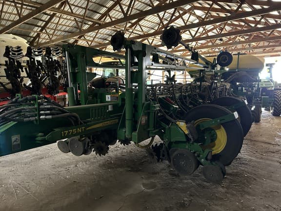 Image of John Deere 1775 equipment image 2