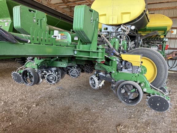 Image of John Deere 1775 equipment image 1