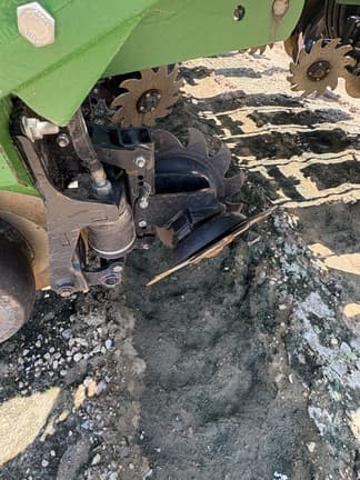 Image of John Deere 1775 equipment image 2