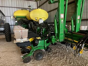 2021 John Deere 1775 Equipment Image0