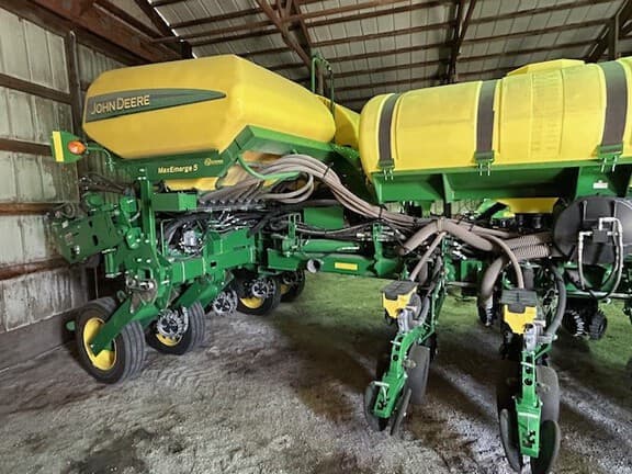 Image of John Deere 1775 equipment image 1