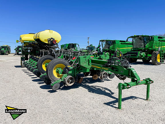 Image of John Deere 1775 equipment image 2