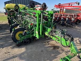 Main image John Deere 1775 1