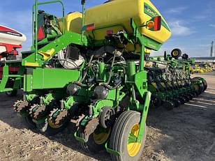 Main image John Deere 1775 7