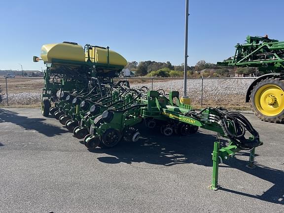 Image of John Deere 1775 equipment image 4