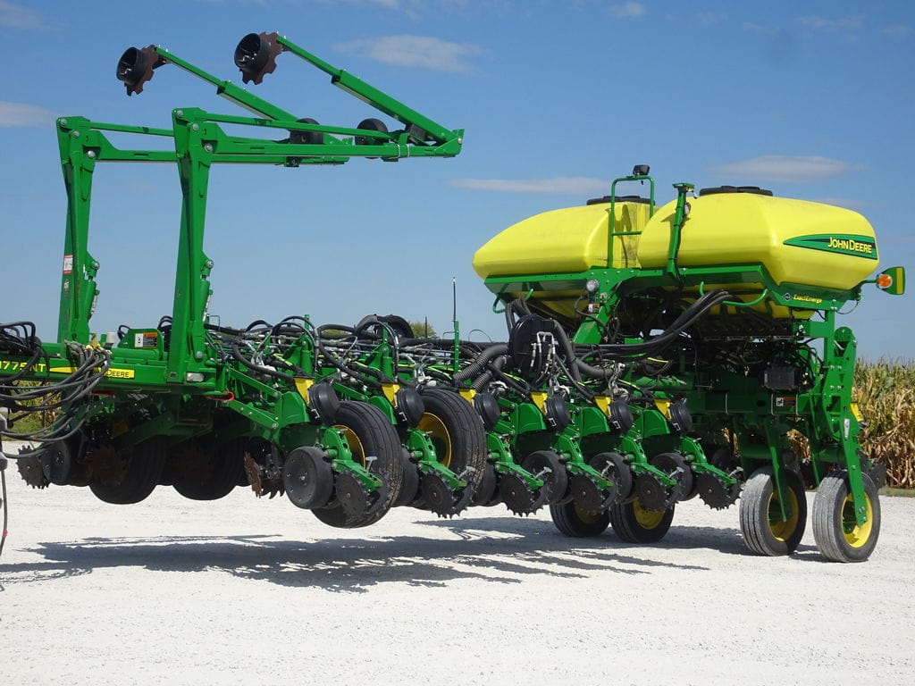 Main image John Deere 1775