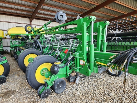 Main image John Deere 1775