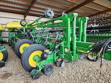 Main image John Deere 1775